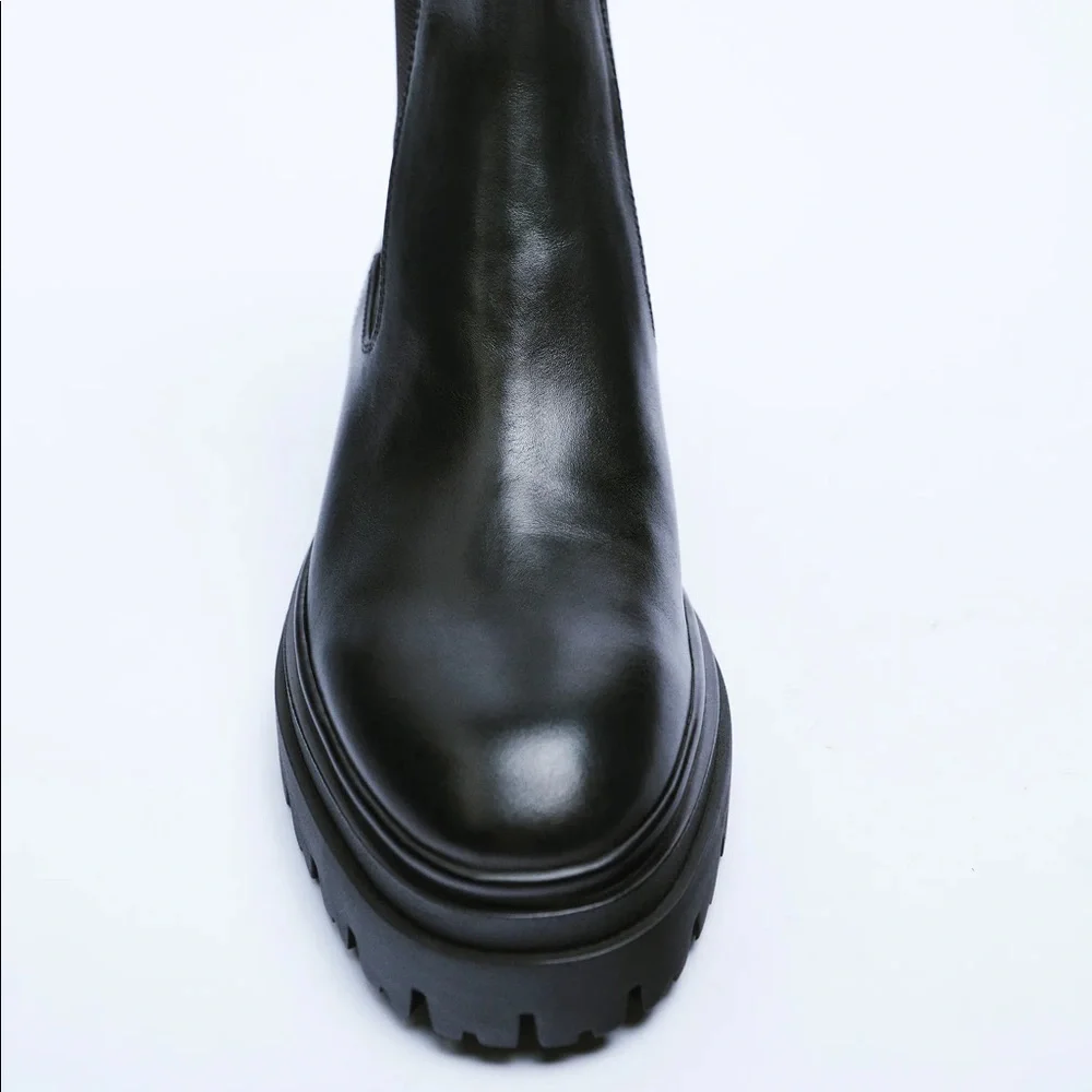 NWT Zara Black Flat Leather Lug Ankle Boots. Size 7.5. - Picture 4 of 10